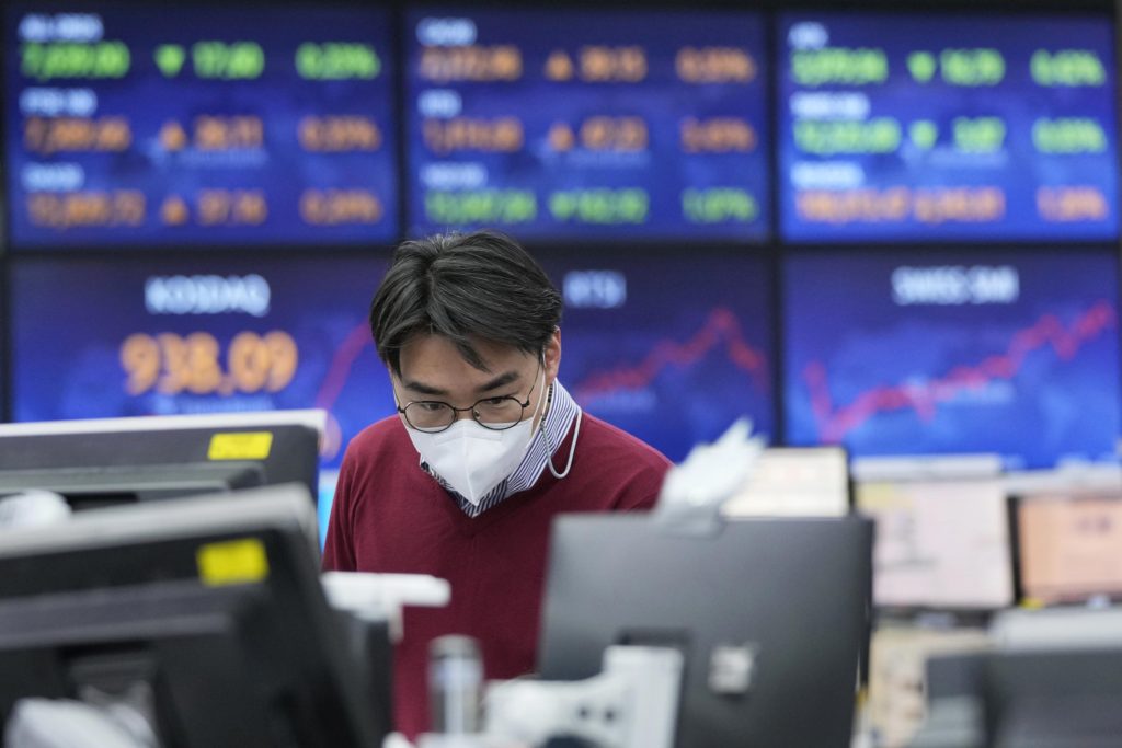 asian-stocks-rise-after-china-rate-cuts,-japan-export-gain