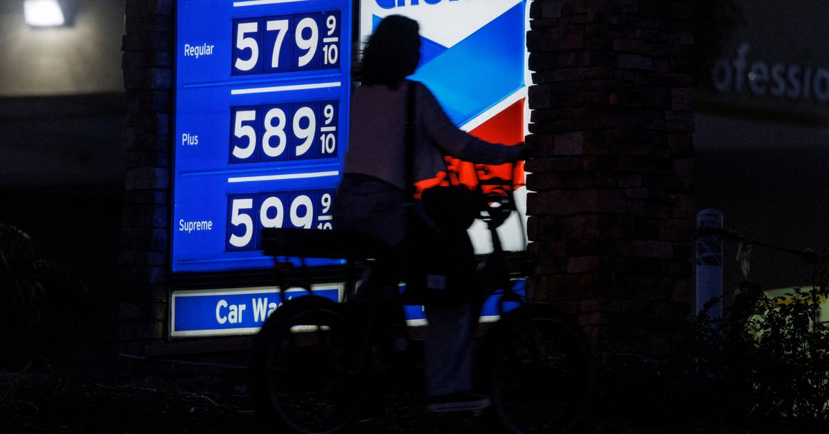 us.-motorists-overlook-high-gas-prices,-plan-to-hit-road-for-memorial-day