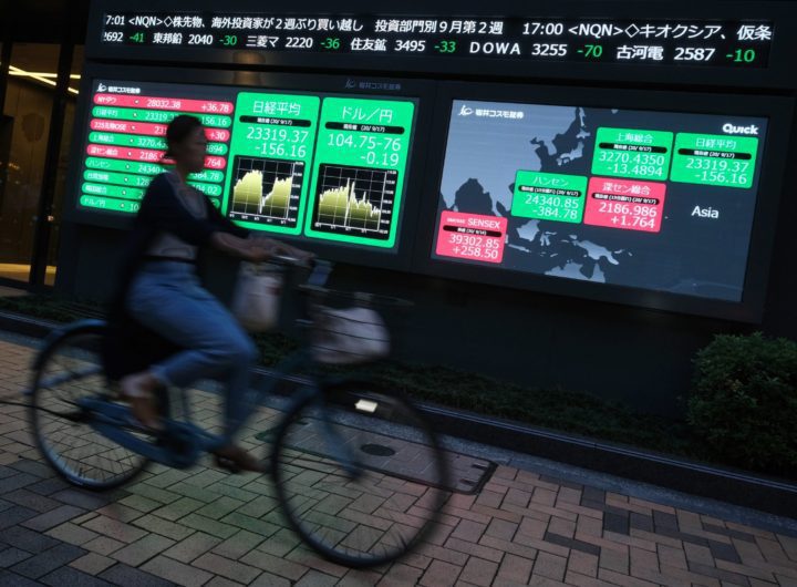 asian-markets-track-wall-street-up-before-jobs-data,-oil-holds-gains