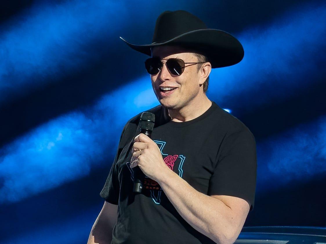after-emailing-employees-about-job-cuts-at-tesla,-elon-musk-says-the-total-headcount-at-the-company-will-increase