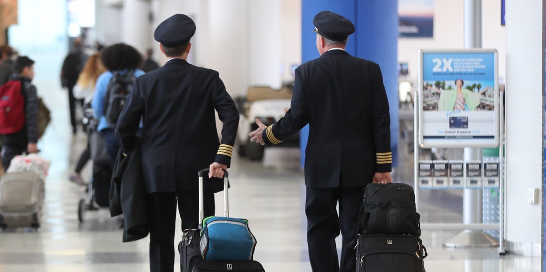 united-pilots-are-on-track-to-get-a-big-pay-raise-as-the-industry-continues-to-combat-the-pilot-shortage-that’s-leading-to-massive-flight-cancellations