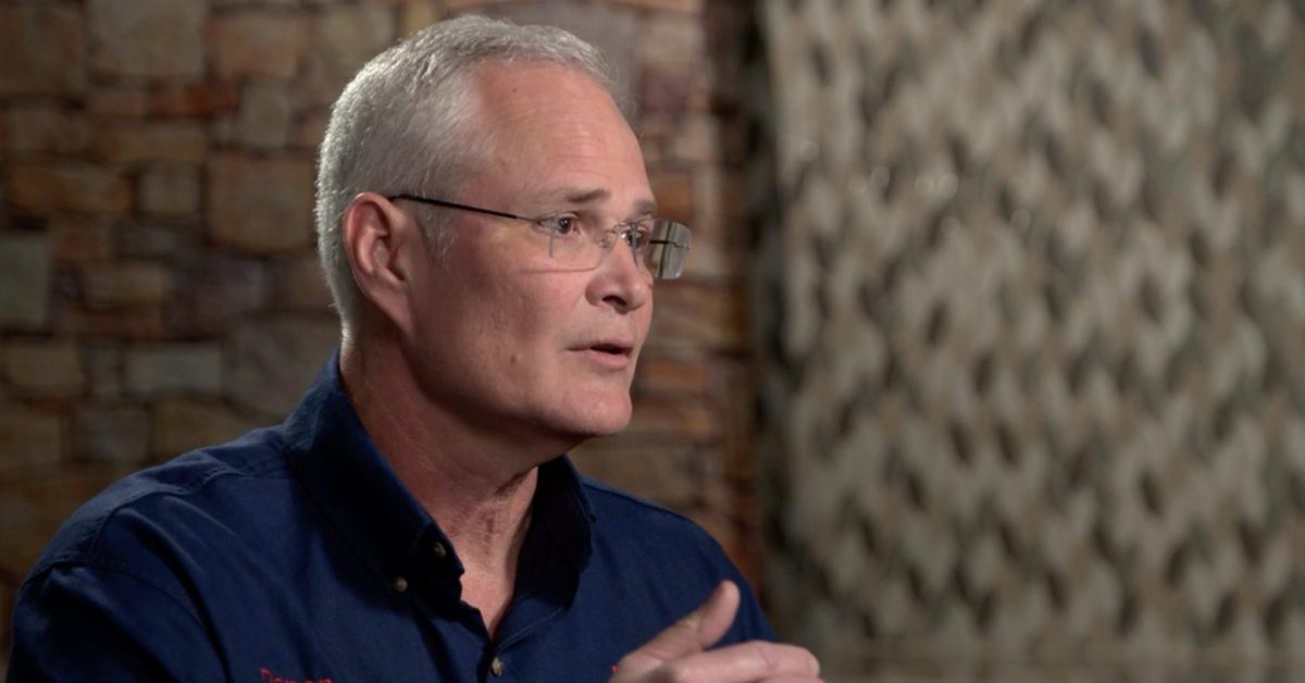 exxon-ceo-says-no-new-gas-cars-globally-by-2040,-goes-wolf-in-sheep’s-clothing-about-co2