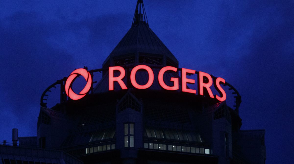canada’s-biggest-telecom-company-is-back-online,-but-questions-remain