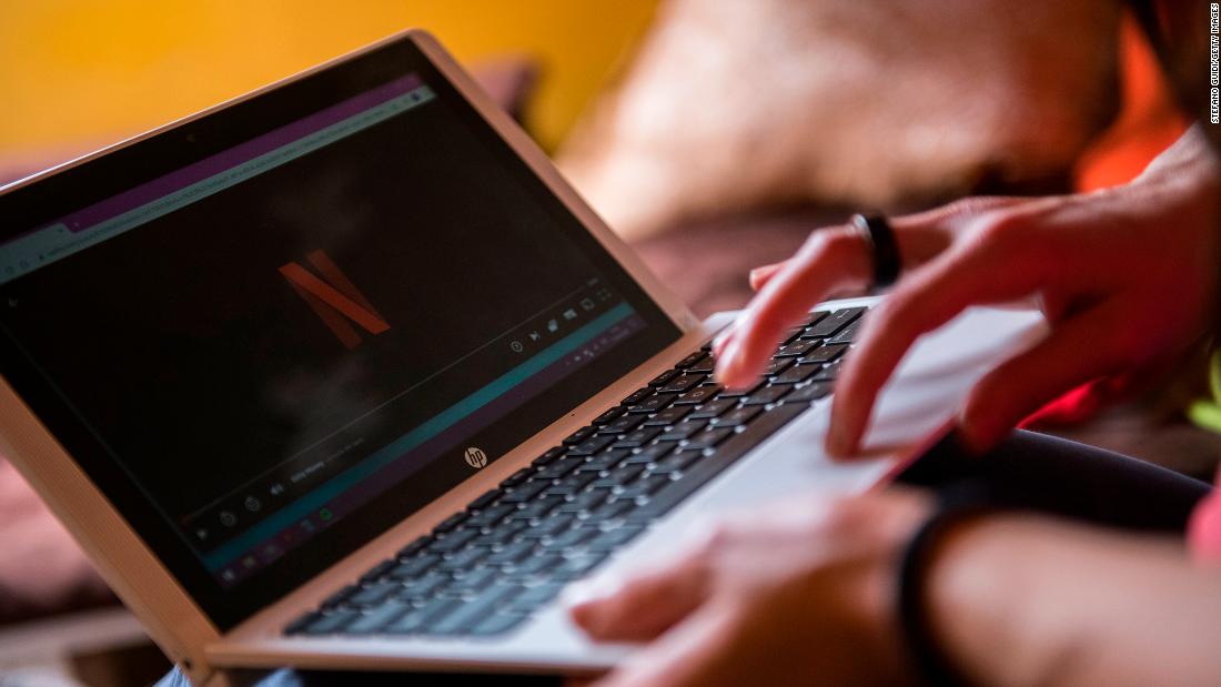 analysis:-wall-street-can’t-take-its-eyes-off-netflix