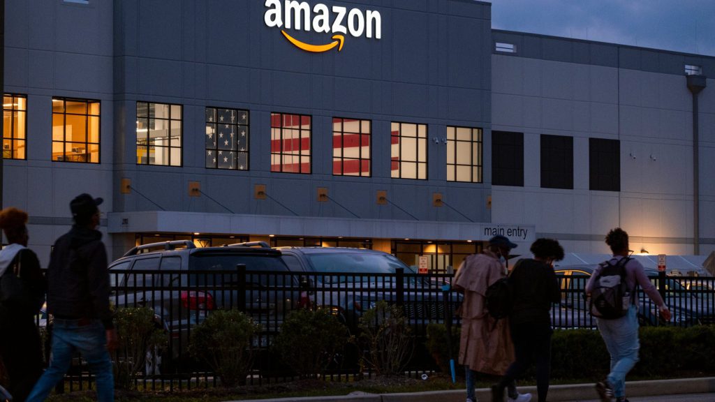 amazon-says-it-will-shut-down-amazon-care,-its-primary-and-urgent-health-care-business.