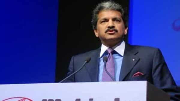 from-colgate’s-candles-to-ikea’s-pens,-anand-mahindra-shares-significant-entrepreneurial-lessons