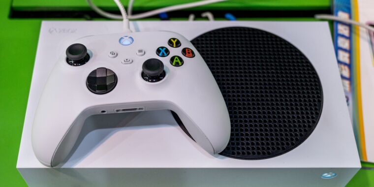 microsoft-fights-to-save-activision-merger,-says-sony-protest-is-“self-serving”