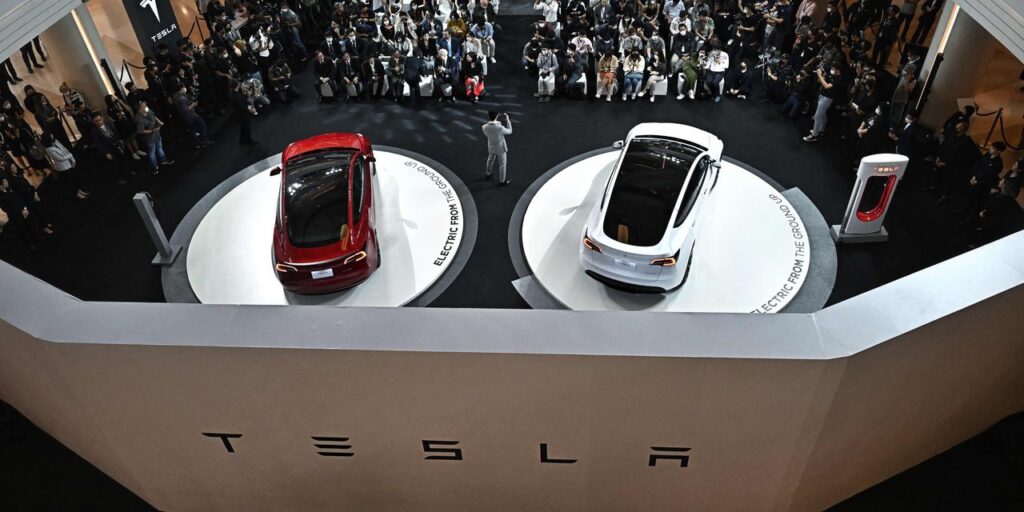 tesla-suspends-production-at-shanghai-plant-for-planned-break
