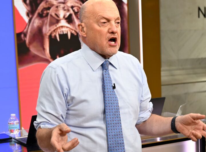 jim-cramer-predicts-these-10-dow-stocks-will-perform-well-in-2023