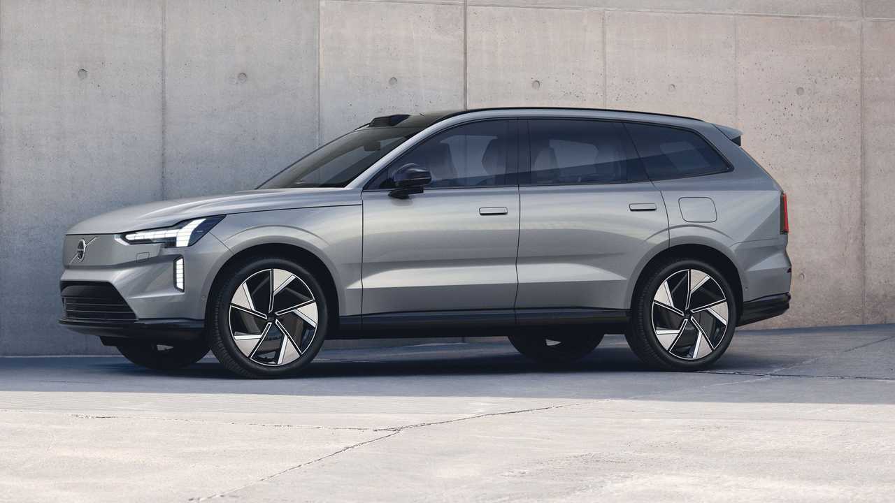 volvo-ex90-makes-north-american-debut-at-ces