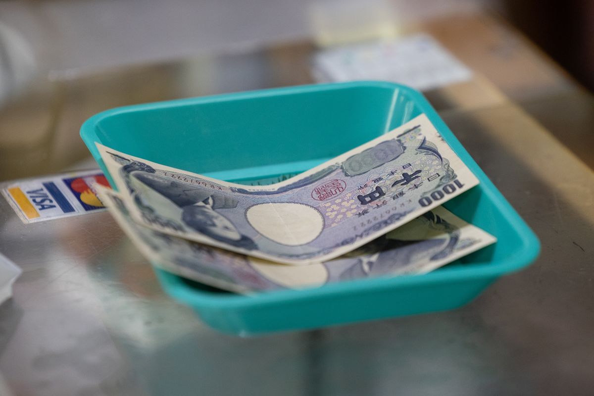yen-option-cost-jumps-to-three-year-high-on-boj-surprise-concern