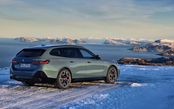 the bmw i5 touring unleashing 601hp of electric practicality