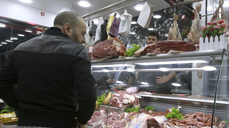 Algeria's Beef Import: Balancing Excitement and Skepticism for Ramadan Demand
