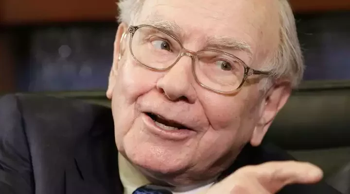 How Federal Regulators are Taking a Bite Out of Apple Using a Time-Tested Warren Buffett Strategy