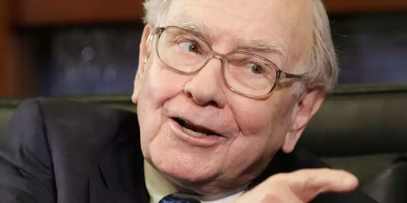 How Federal Regulators are Taking a Bite Out of Apple Using a Time-Tested Warren Buffett Strategy