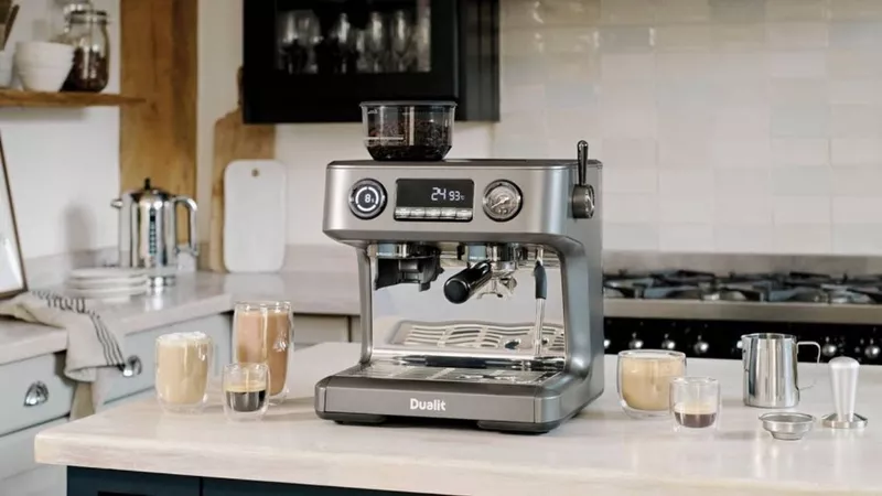 Mastering the Brew: Dualit’s Espresso Machine Revolutionizes Pre-Infusion Magic
