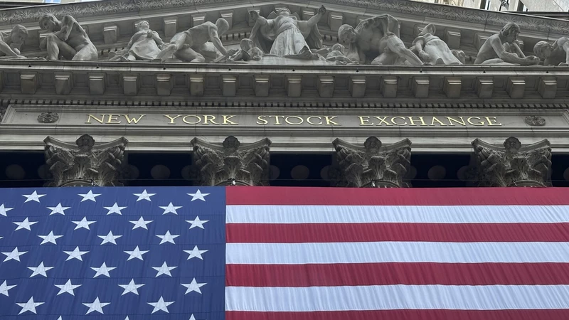 Wall Street Teeters on the Edge Amid Economic Gloom
